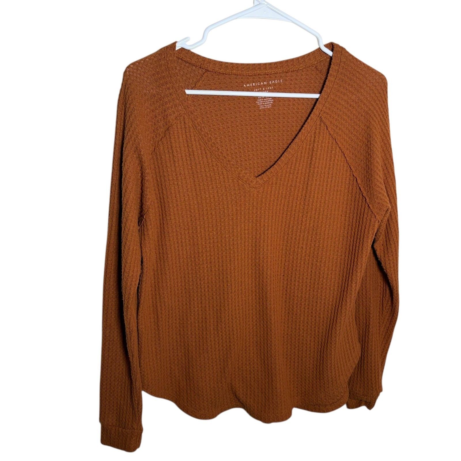 American Eagle T-Shirt Women's Xs Orange Thermal V-Neck Long Sleeve Basic Top